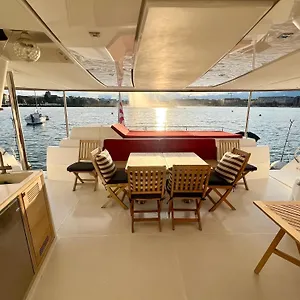Floatinn Boat-bnb *** Genève